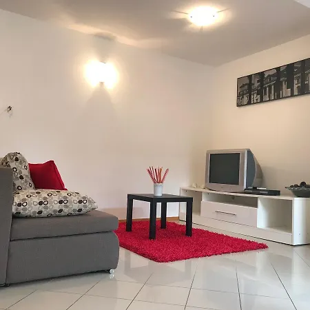 Ana Apartment *